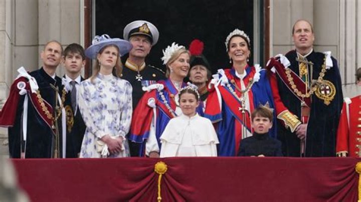 2024's Best Libibet Photos: A Captivating Look at the Young Royal