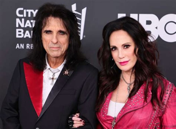 Alice Cooper: The Iconic Rock Star's Net Worth and Legacy