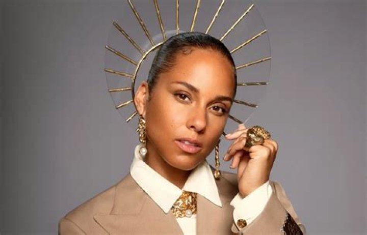 Alicia Keys: The Soulful Songbird Redefining Music and Activism