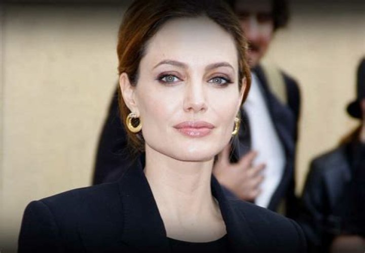 Angelina Jolie's Stats: Unveiling Her Weight and Height