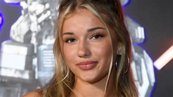 Discovering Breckie Hill: The Rise of an OnlyFans Sensation