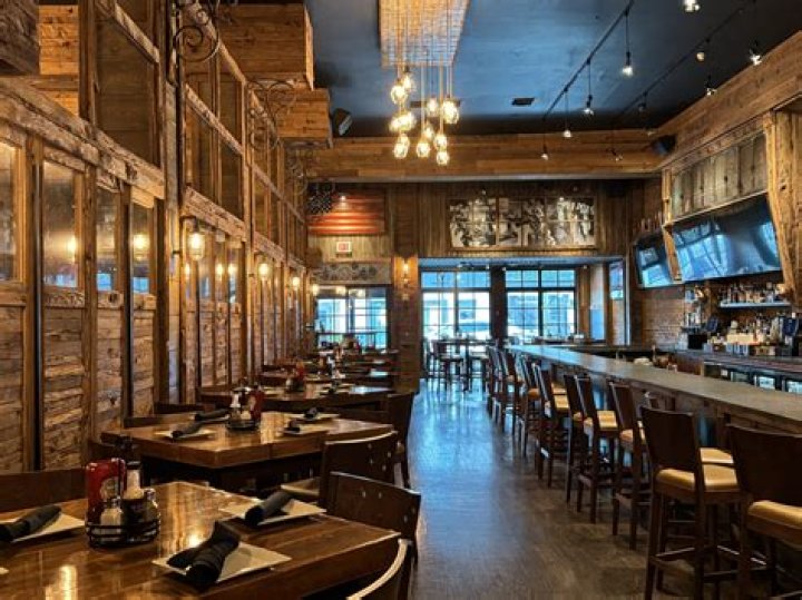 Discovering the Allure of Windsor Station Restaurant & Barroom