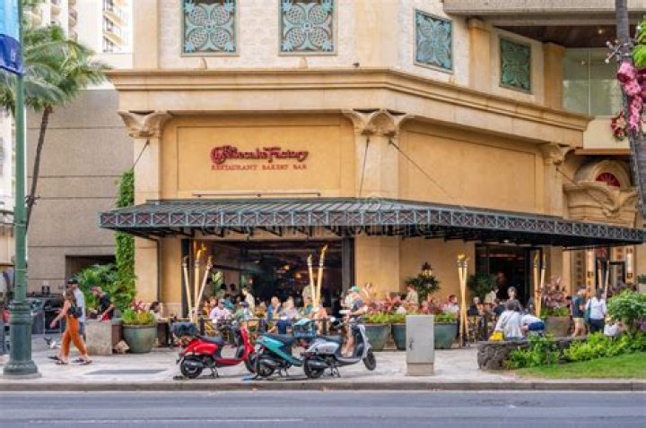 Discovering The Cheesecake Factory Waikiki: A Culinary Paradise