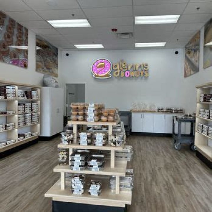 Discovering the Sweet Delights of Glenn's Donuts Selden