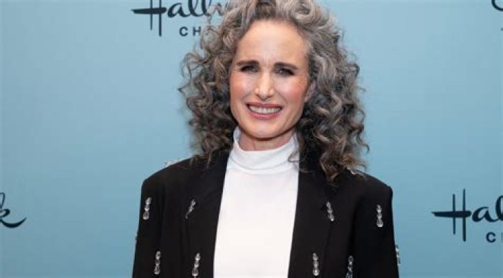 Elisabeta Plourde: A Rising Star in the World of Entertainment