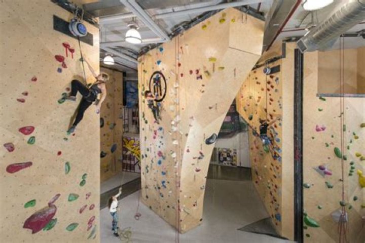 Exploring Brooklyn Boulders LIC: A Comprehensive Guide to Climbing and Community