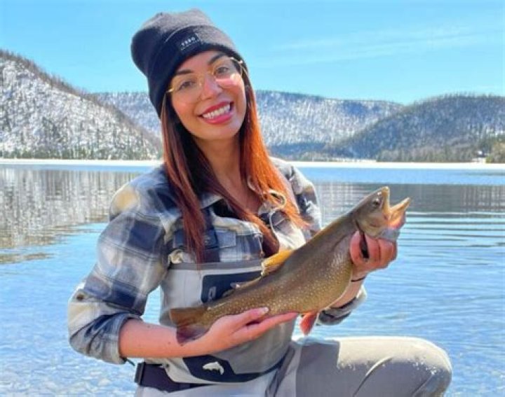 Fishing Girl Myla: The Rising Star of the Modern Fishing World