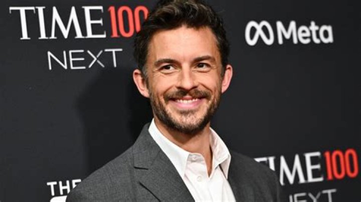 Hot Celebrities Men: The Ultimate Guide to the Hottest Stars of Today