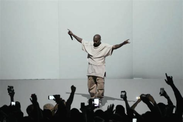 Kanye West's Mom: A Tribute to Donda West's Life and Legacy