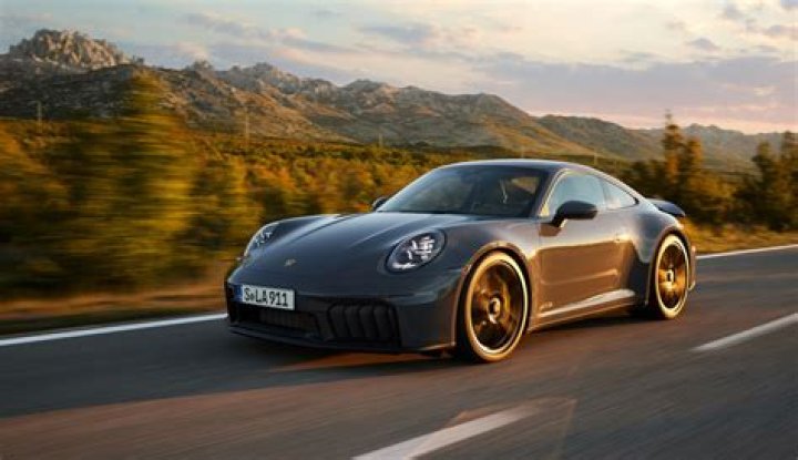 Porsche Girl: The Epitome of Luxury and Elegance