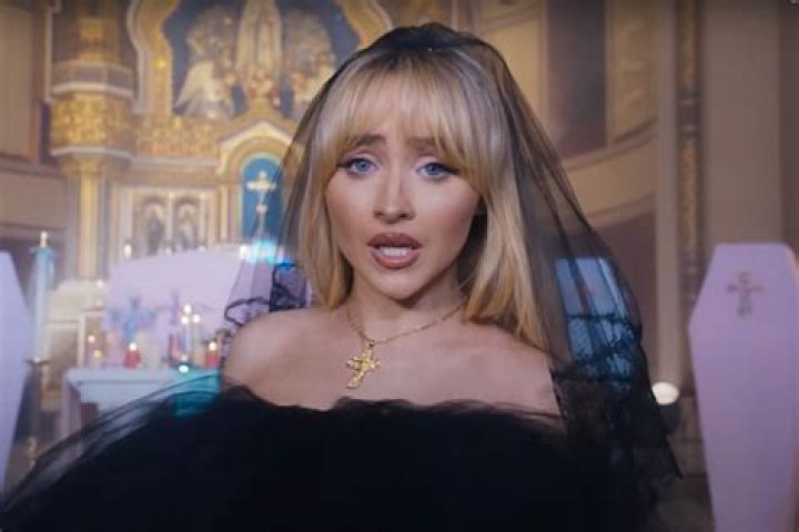 Sabrina Carpenter: A Comprehensive Look at the Rising Star