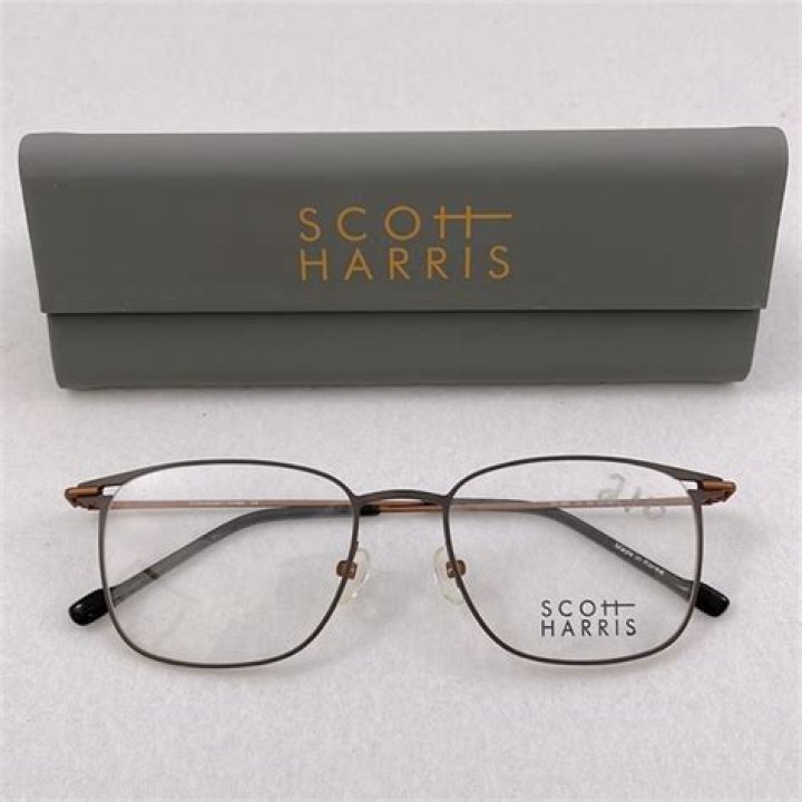 Scott Harris Eyewear: A Blend of Style and Functionality
