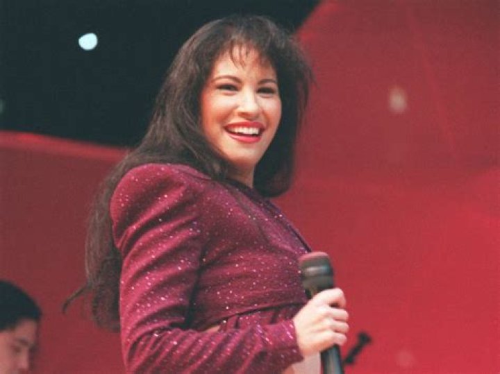 Selena: The Mexican Singer Who Captivated Hearts