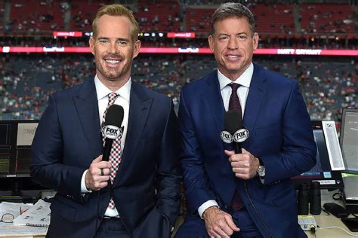 The Amazing Net Worth of Joe Buck: Unveiling the Sportscaster's Fortune