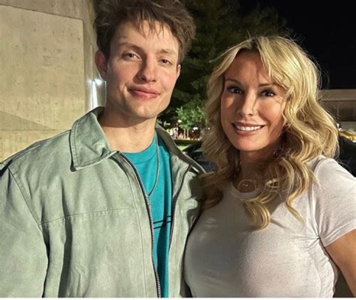 The Story of Lindsey Lee and Matt Rife: A Modern-Day Love Tale with Twists