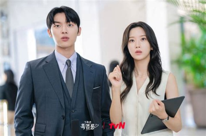 Unraveling the Cha Eun Woo and Moon Ga Young Relationship: A Tale of On-Screen Chemistry and Off-Screen Bonds