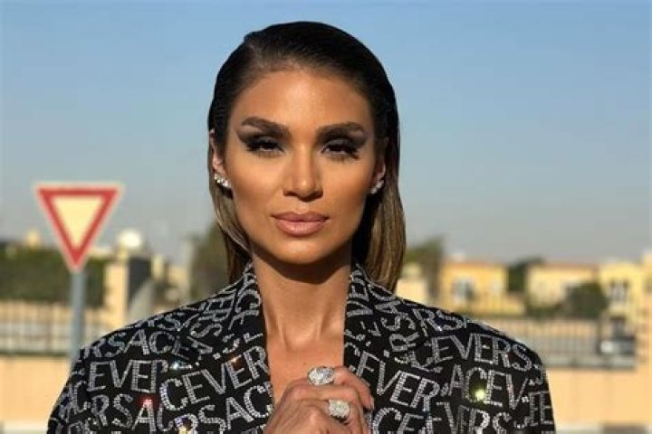 Unveiling the Glamorous World of @camillaxaraujo: A Social Media Sensation