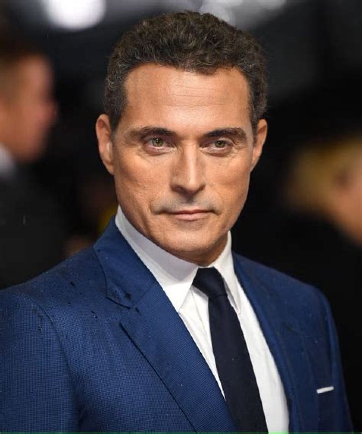 Unveiling the Height: Rufus Sewell's Towering Stature
